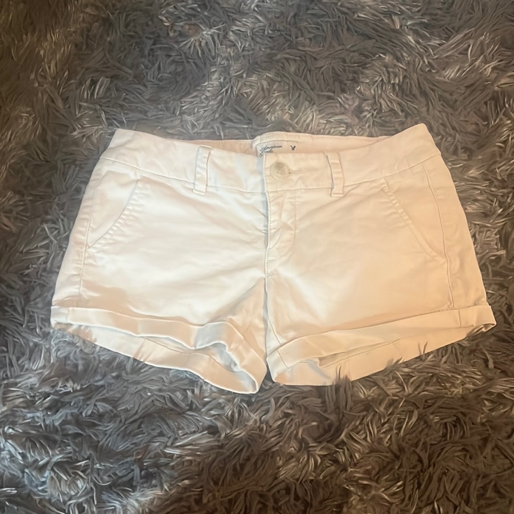 White/Beige American Eagle Shorts